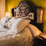 Room In Guest Room - Sd-1 Room With Balcony In The Old City Air Conditioning And Wifi