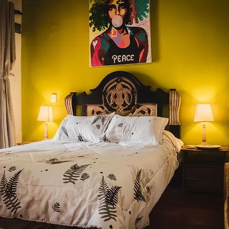 In Guest - Sd-1 With Balcony In The Old Air Conditioning And Wifi Guest house