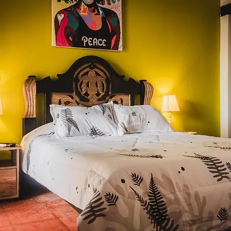 Guest house In Guest - Sd-1 With Balcony In The Old Air Conditioning And Wifi *